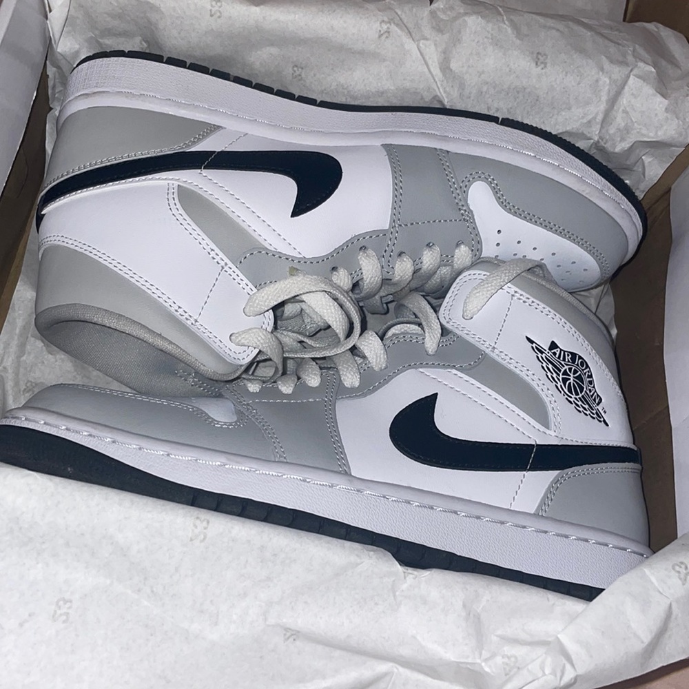 Jordan 1 Mids